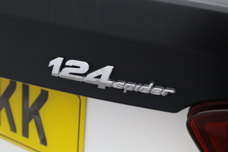 2019 (19) ABARTH 124 SPIDER 1.4 T MultiAir 2dr Auto 5665902