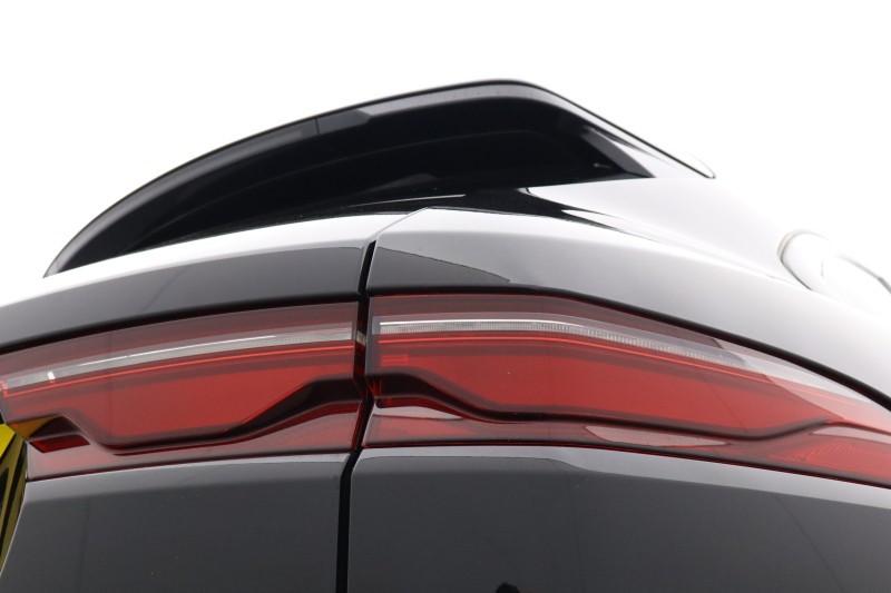 2021 (21) JAGUAR F-PACE 2.0 D200 R-Dynamic SE 5dr Auto AWD 5666747