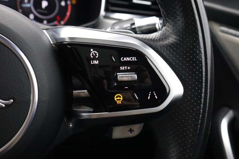 2021 (21) JAGUAR F-PACE 2.0 D200 R-Dynamic SE 5dr Auto AWD 5666774