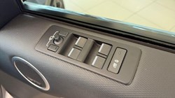 2024 (74) LAND ROVER DISCOVERY 3.0 D300 Dynamic SE 5dr Auto 5787256