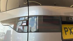 2024 (74) LAND ROVER DISCOVERY 3.0 D300 Dynamic SE 5dr Auto 5787251