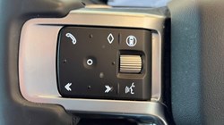 2024 (74) LAND ROVER DISCOVERY 3.0 D300 Dynamic SE 5dr Auto 5787260