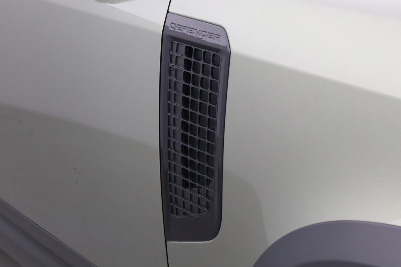 2023 (73) LAND ROVER DEFENDER 3.0 D300 HSE 110 5dr Auto 5671756