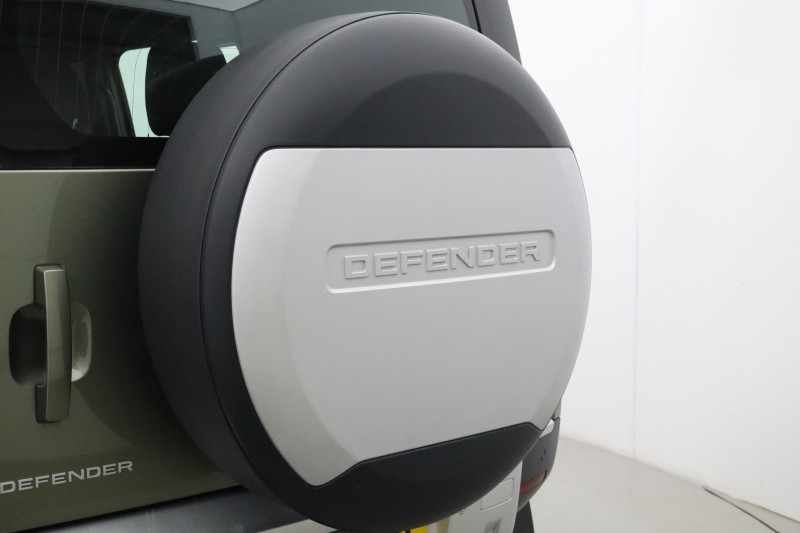 2023 (73) LAND ROVER DEFENDER 3.0 D300 HSE 110 5dr Auto 5671807
