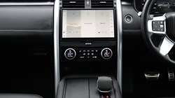 2024 (24) LAND ROVER DISCOVERY 3.0 D300 Metropolitan Edition 5dr Auto 5719156