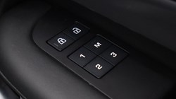 2024 (24) LAND ROVER DISCOVERY 3.0 D300 Metropolitan Edition 5dr Auto 5719160