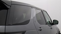 2024 (24) LAND ROVER DISCOVERY 3.0 D300 Metropolitan Edition 5dr Auto 5719197