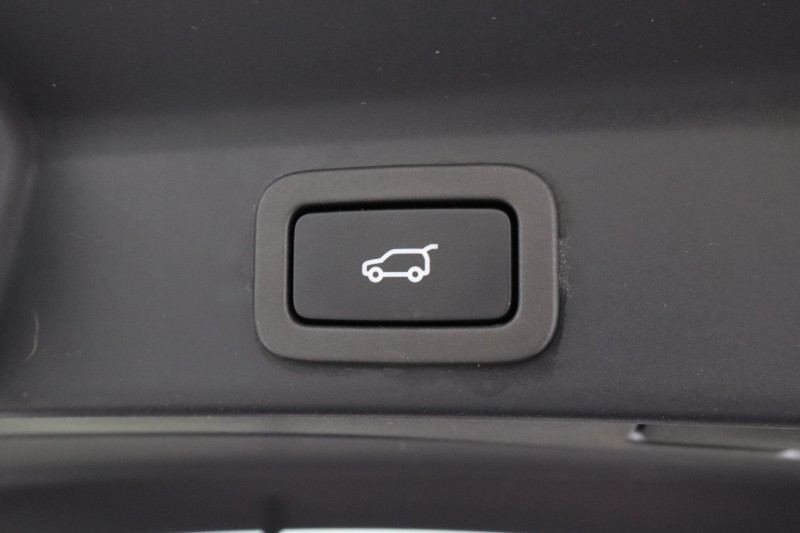 2022 (22) JAGUAR F-PACE 2.0 D200 R-Dynamic S 5dr Auto AWD 5720139