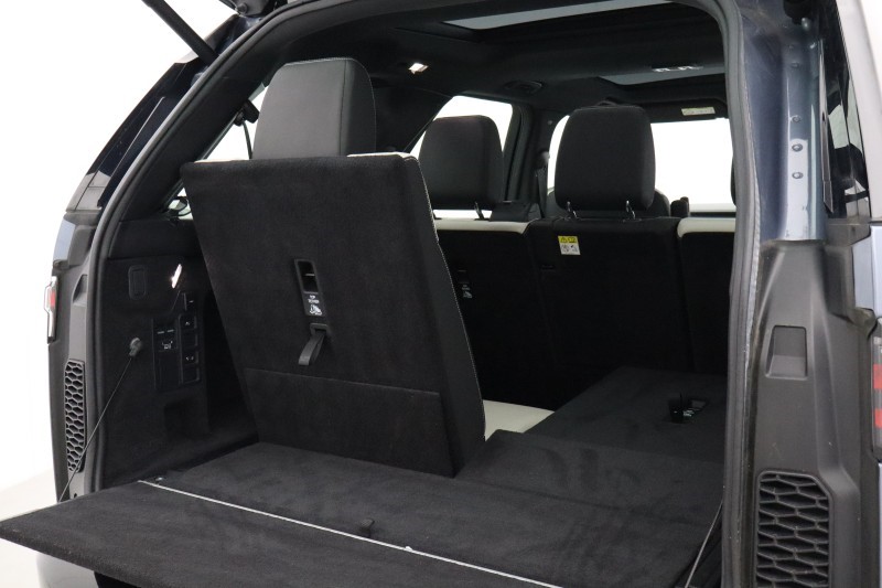2022 (22) LAND ROVER DISCOVERY 3.0 D300 R-Dynamic SE 5dr Auto 5706418