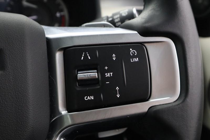 2022 (22) LAND ROVER DISCOVERY 3.0 D300 R-Dynamic SE 5dr Auto 5706388