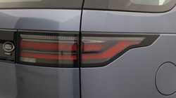 2022 (22) LAND ROVER DISCOVERY 3.0 D300 R-Dynamic SE 5dr Auto 5706412