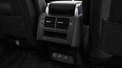 2022 (22) LAND ROVER DISCOVERY 3.0 D300 R-Dynamic SE 5dr Auto 5706371