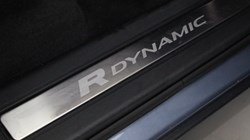2022 (22) LAND ROVER DISCOVERY 3.0 D300 R-Dynamic SE 5dr Auto 5706379