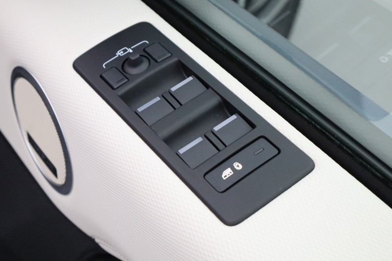 2022 (22) LAND ROVER DISCOVERY 3.0 D300 R-Dynamic SE 5dr Auto 5706376