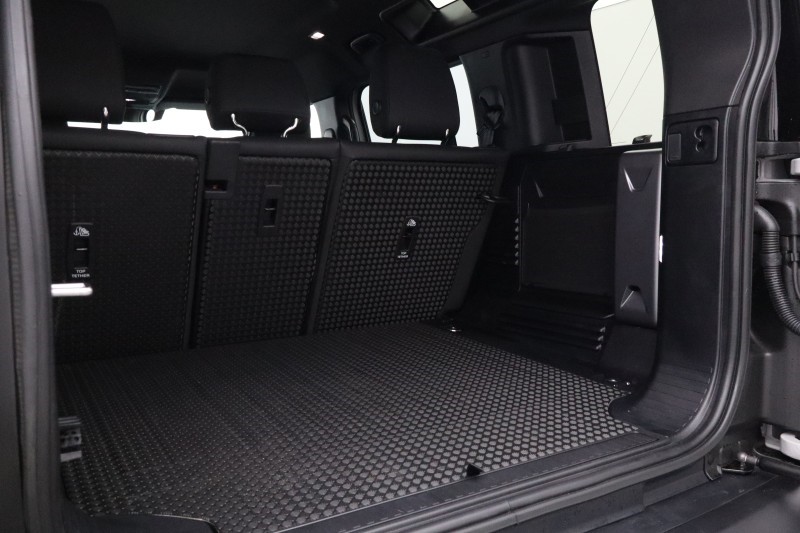 2025 (75) LAND ROVER DEFENDER 3.0 D250 X-Dynamic SE 110 5dr Auto 5678608