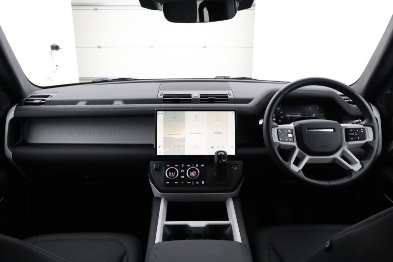 2025 (75) LAND ROVER DEFENDER 3.0 D250 X-Dynamic SE 110 5dr Auto 5678563