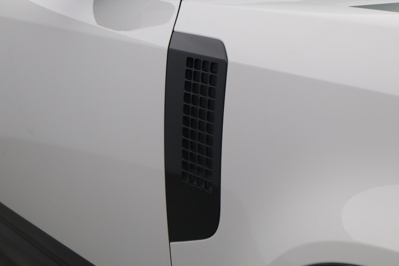 2025 (75) LAND ROVER DEFENDER 3.0 D250 X-Dynamic SE 110 5dr Auto 5678556