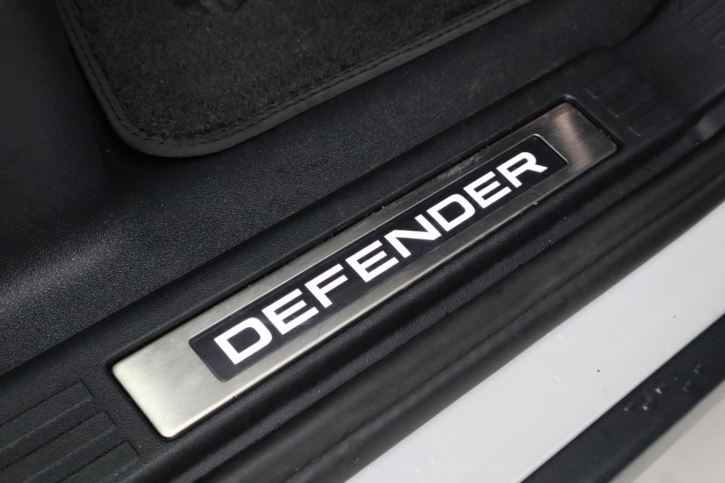 2025 (75) LAND ROVER DEFENDER 3.0 D250 X-Dynamic SE 110 5dr Auto 5678570