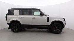 2025 (75) LAND ROVER DEFENDER 3.0 D250 X-Dynamic SE 110 5dr Auto 5678552
