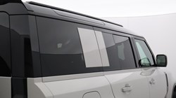 2025 (75) LAND ROVER DEFENDER 3.0 D250 X-Dynamic SE 110 5dr Auto 5678599
