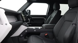 2025 (75) LAND ROVER DEFENDER 3.0 D250 X-Dynamic SE 110 5dr Auto 5678559