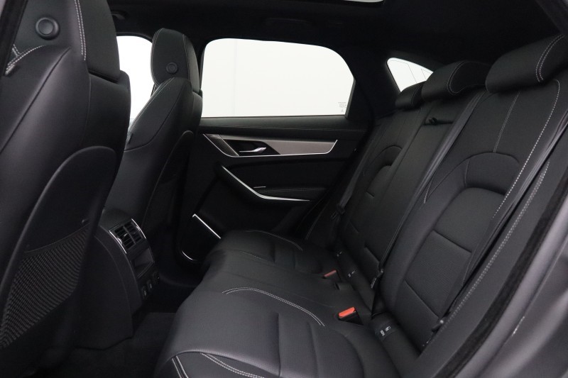 2024 (24) JAGUAR F-PACE 2.0 D200 R-Dynamic SE Black 5dr Auto AWD 5694162