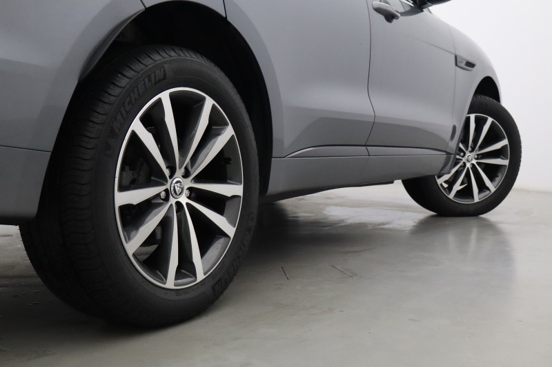 2024 (24) JAGUAR F-PACE 2.0 D200 R-Dynamic SE Black 5dr Auto AWD 5694202