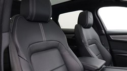 2024 (24) JAGUAR F-PACE 2.0 D200 R-Dynamic SE Black 5dr Auto AWD 5694174