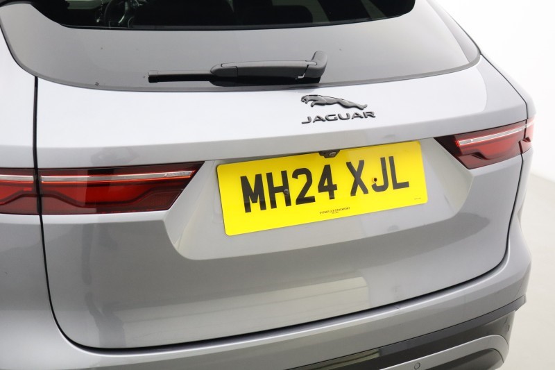 2024 (24) JAGUAR F-PACE 2.0 D200 R-Dynamic SE Black 5dr Auto AWD 5694208