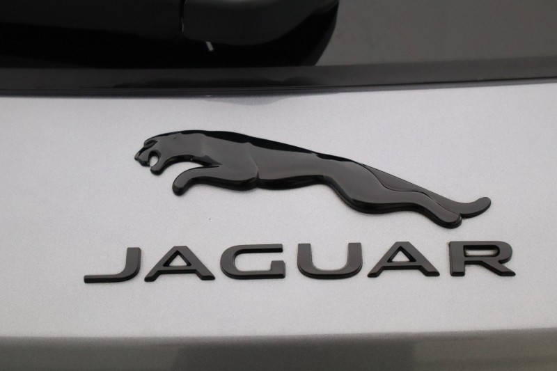 2024 (24) JAGUAR F-PACE 2.0 D200 R-Dynamic SE Black 5dr Auto AWD 5694206