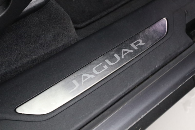 2024 (24) JAGUAR F-PACE 2.0 D200 R-Dynamic SE Black 5dr Auto AWD 5694172