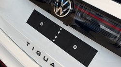 VOLKSWAGEN TIGUAN 1.5 eTSI 150 R-Line 5dr DSG 5833365