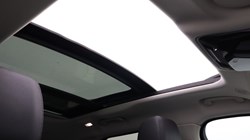 2024 (74) LAND ROVER RANGE ROVER VELAR 3.0 D300 MHEV Dynamic SE 5dr Auto 5738356