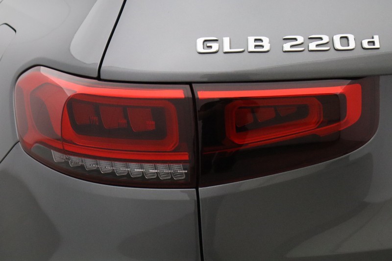 2022 (72) MERCEDES-BENZ GLB 220d 4Matic AMG Line 5dr 8G-Tronic 5714577