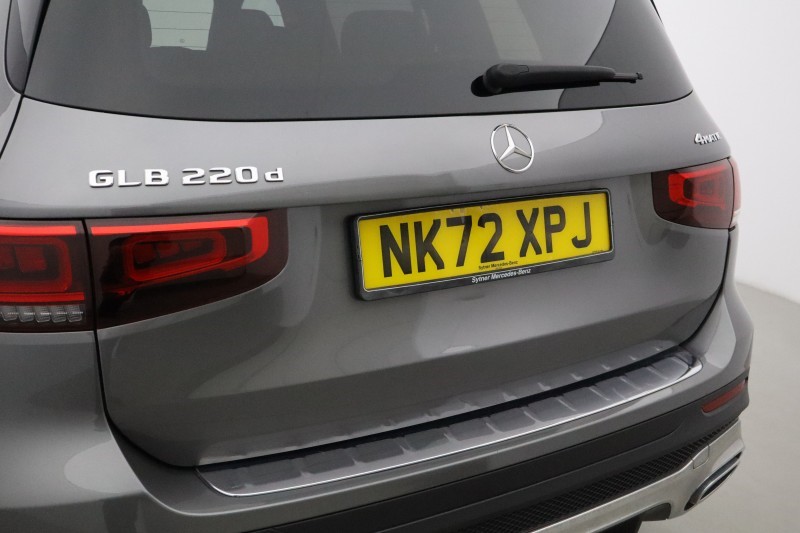 2022 (72) MERCEDES-BENZ GLB 220d 4Matic AMG Line 5dr 8G-Tronic 5714581