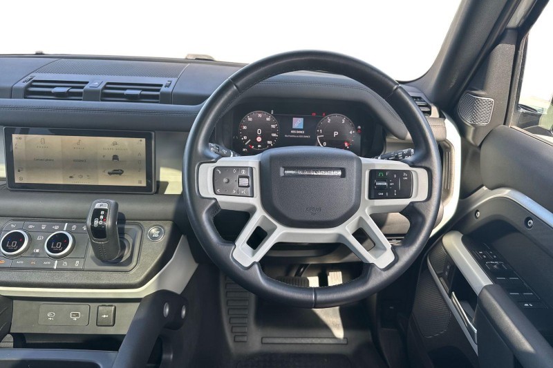 2024 (24) LAND ROVER DEFENDER 3.0 D250 X-Dynamic SE 110 5dr Auto 5708075