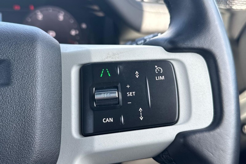 2024 (24) LAND ROVER DEFENDER 3.0 D250 X-Dynamic SE 110 5dr Auto 5708088