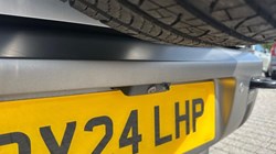 2024 (24) LAND ROVER DEFENDER 3.0 D250 X-Dynamic SE 110 5dr Auto 5708096
