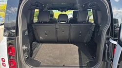2024 (24) LAND ROVER DEFENDER 3.0 D250 X-Dynamic SE 110 5dr Auto 5708070