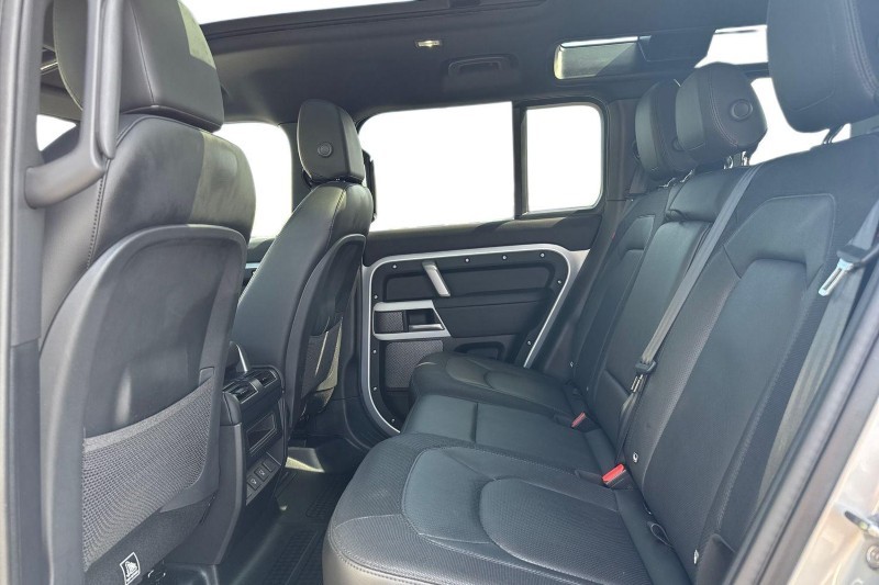 2024 (24) LAND ROVER DEFENDER 3.0 D250 X-Dynamic SE 110 5dr Auto 5708064