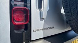 2024 (24) LAND ROVER DEFENDER 3.0 D250 X-Dynamic SE 110 5dr Auto 5708101