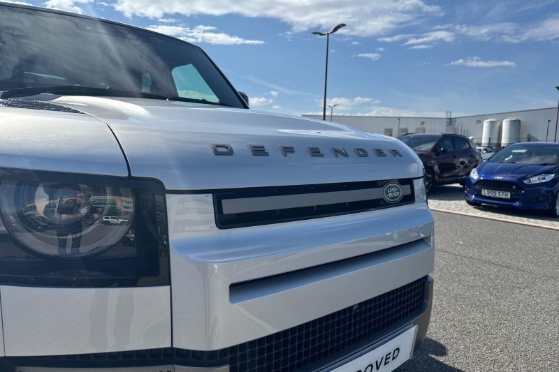 2024 (24) LAND ROVER DEFENDER 3.0 D250 X-Dynamic SE 110 5dr Auto 5708098