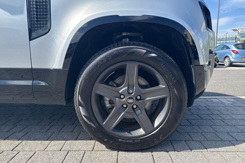 2024 (24) LAND ROVER DEFENDER 3.0 D250 X-Dynamic SE 110 5dr Auto 5708068