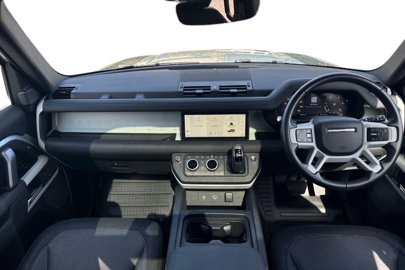 2024 (24) LAND ROVER DEFENDER 3.0 D250 X-Dynamic SE 110 5dr Auto 5708069