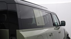 2022 (72) LAND ROVER DEFENDER 2.0 P400e X 110 5dr Auto 5760377
