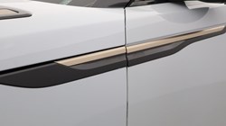 2024 (24) LAND ROVER RANGE ROVER VELAR 2.0 D200 MHEV Dynamic SE 5dr Auto 5793322