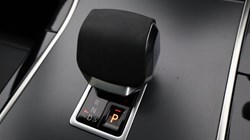 2024 (24) LAND ROVER RANGE ROVER VELAR 2.0 D200 MHEV Dynamic SE 5dr Auto 5793359