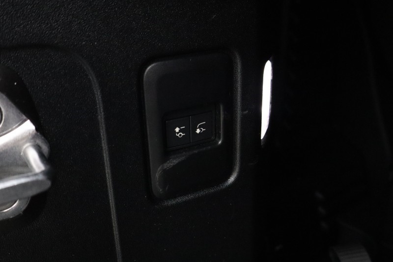 2025 (74) LAND ROVER DEFENDER 3.0 D350 X-Dynamic HSE 90 3dr Auto 5761393