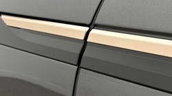 2025 (74) LAND ROVER RANGE ROVER VELAR 2.0 D200 MHEV Dynamic HSE 5dr Auto 5750477
