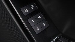 2024 (24) LAND ROVER RANGE ROVER VELAR 2.0 D200 MHEV Dynamic HSE 5dr Auto 5771283
